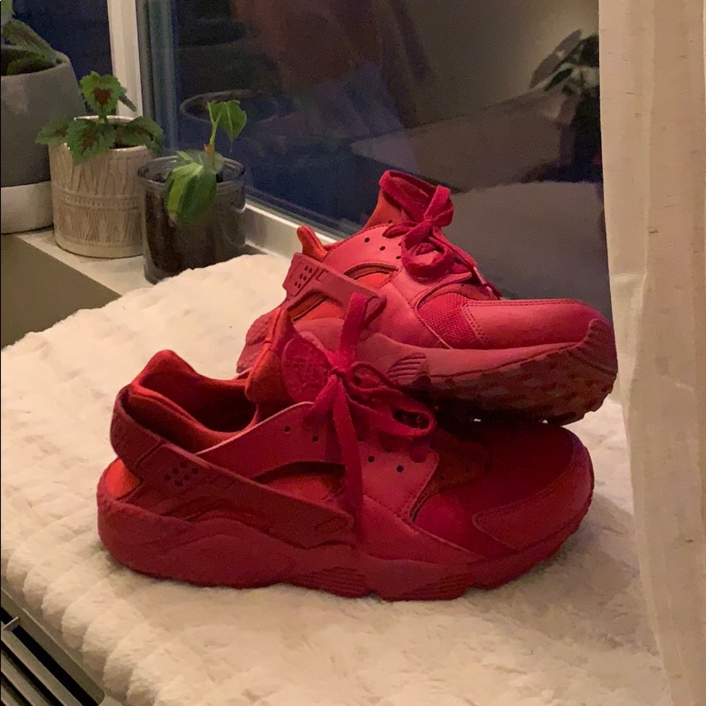 nike huarache / all red ❤️❤️❤️